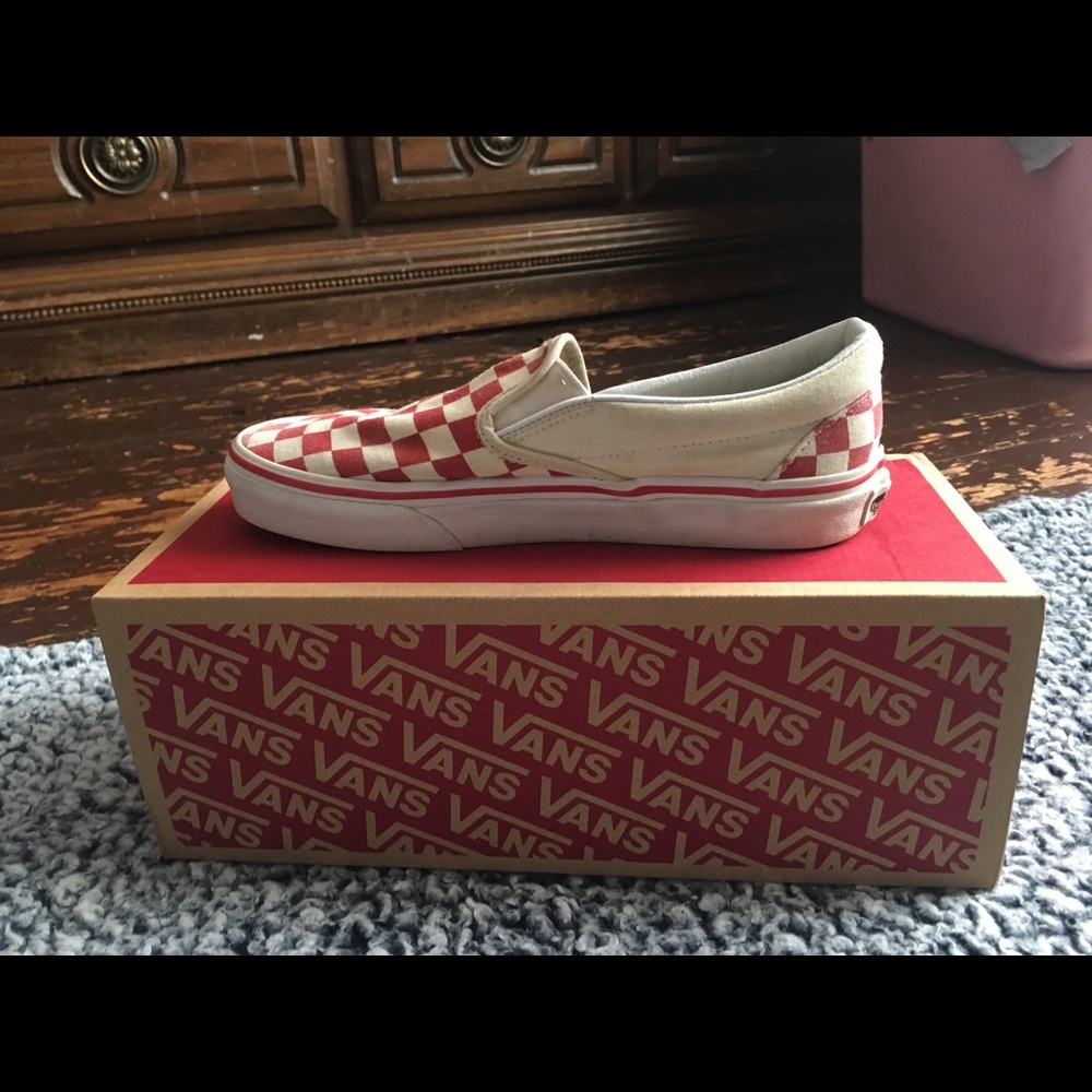 Brand:vans selling:checkered vans size:6 red&white